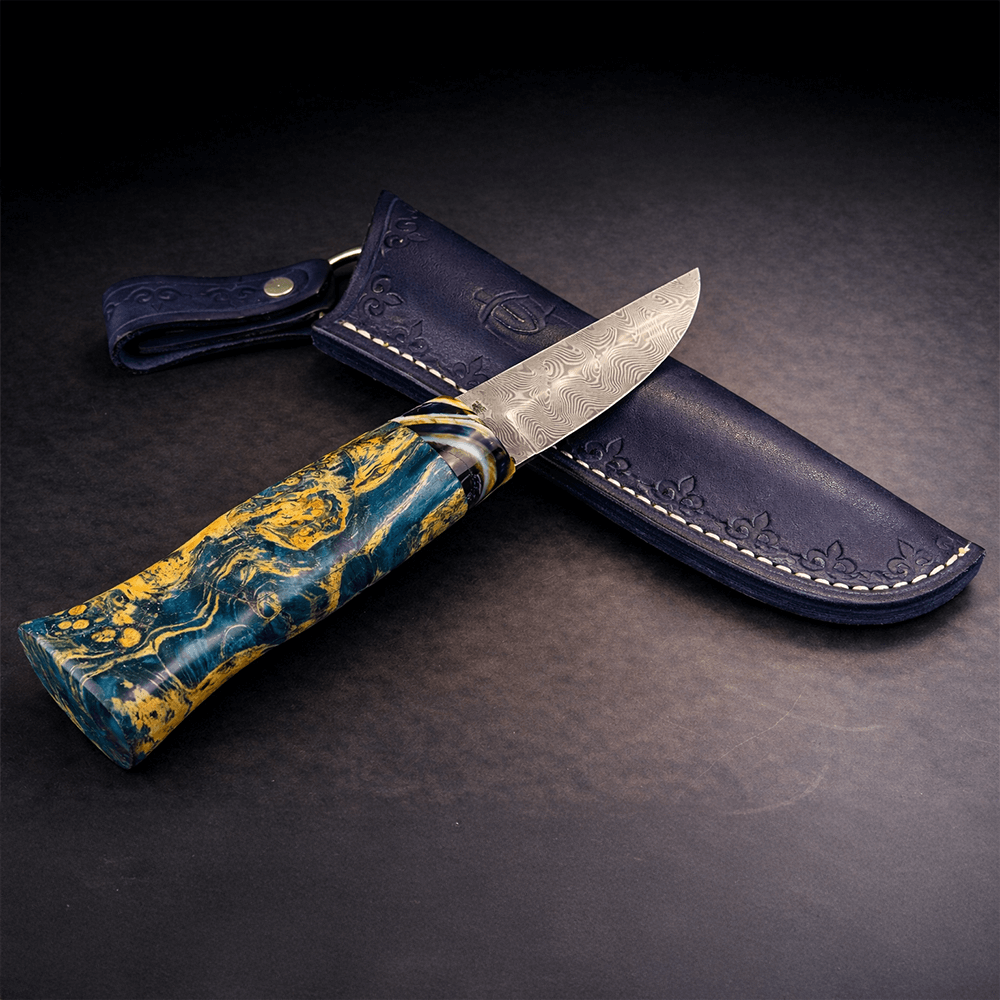 Kök Ambonya ve Mamut Kombinasyon Saplı Puukko Bıçak – Paslanmaz Damascus Çelik, El Yapımı